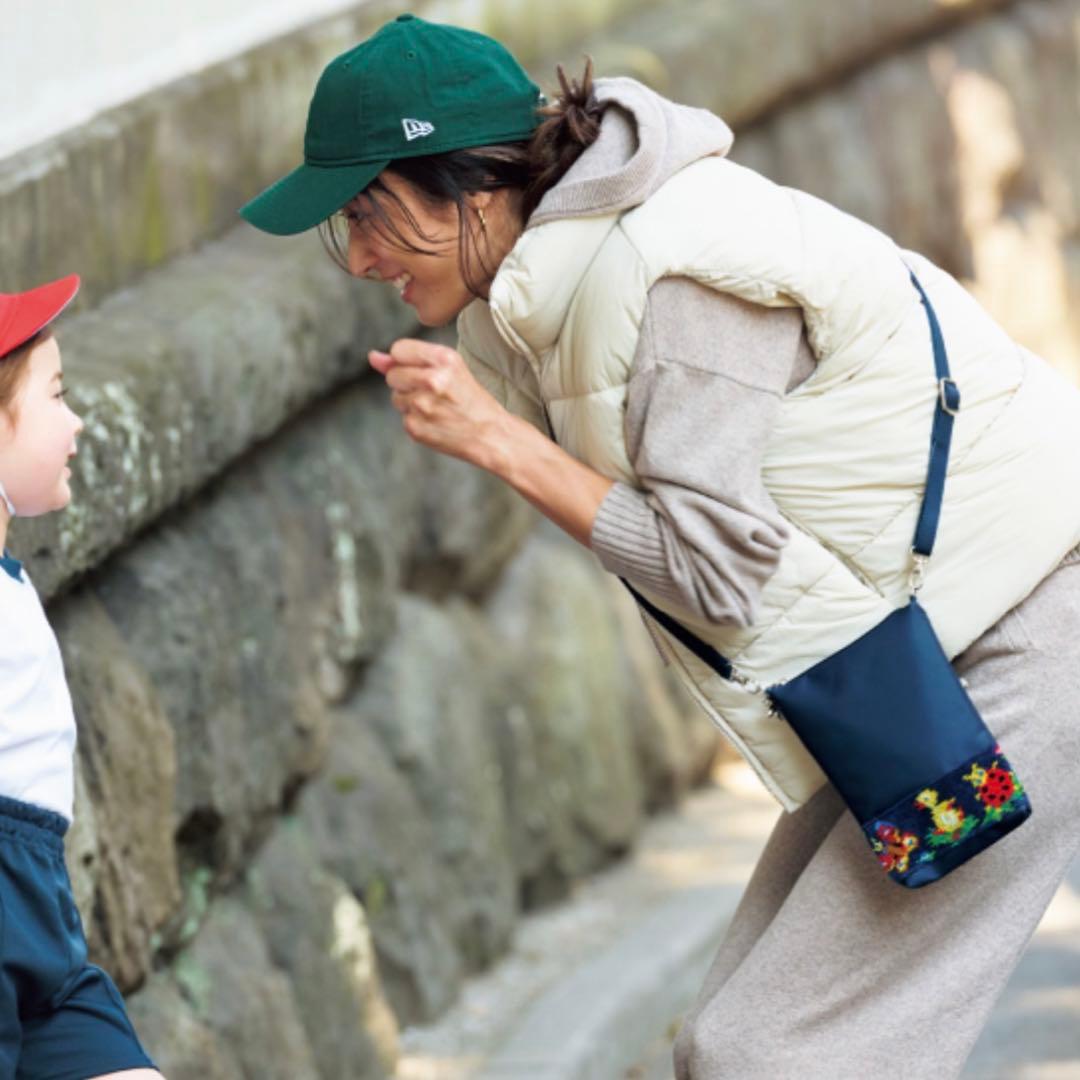 新品 学校フェイラー ハイジ柄 スマホショルダー♡ FEILER - メルカリ