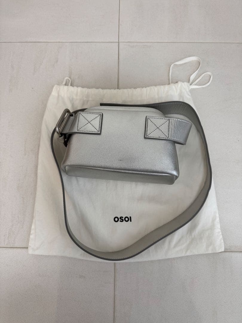 【keiさま】osoi ショルダーバッグ　シルバー