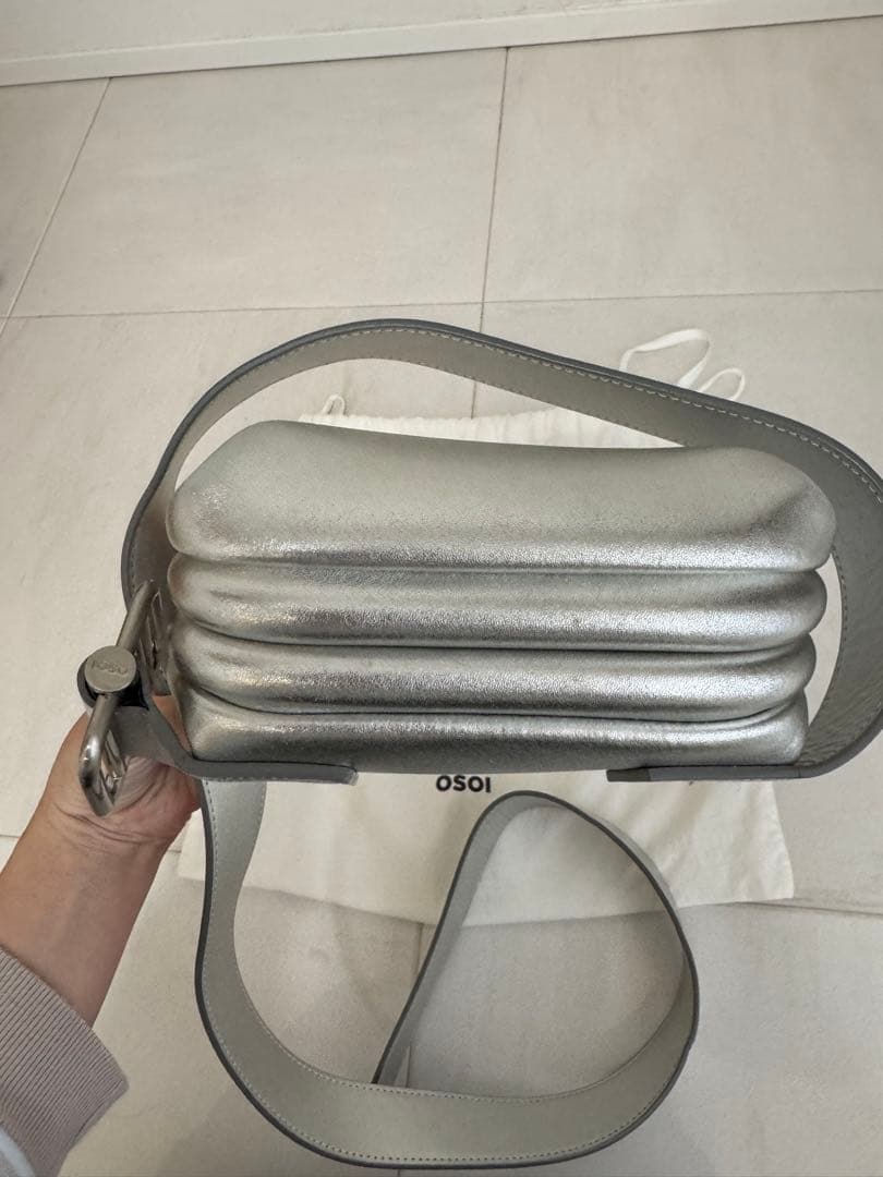 【keiさま】osoi ショルダーバッグ　シルバー