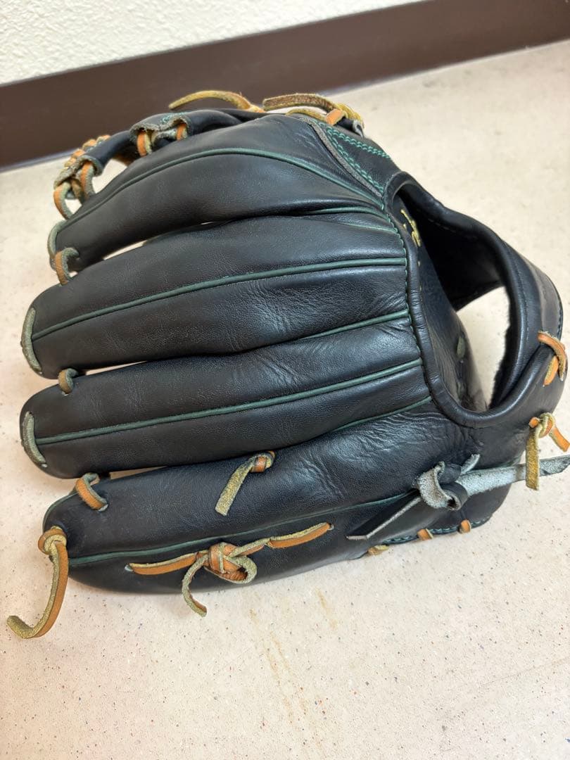 和牛jb オーダーグローブJB-006 軟式内野手用ブラック×グリーン 刺繍