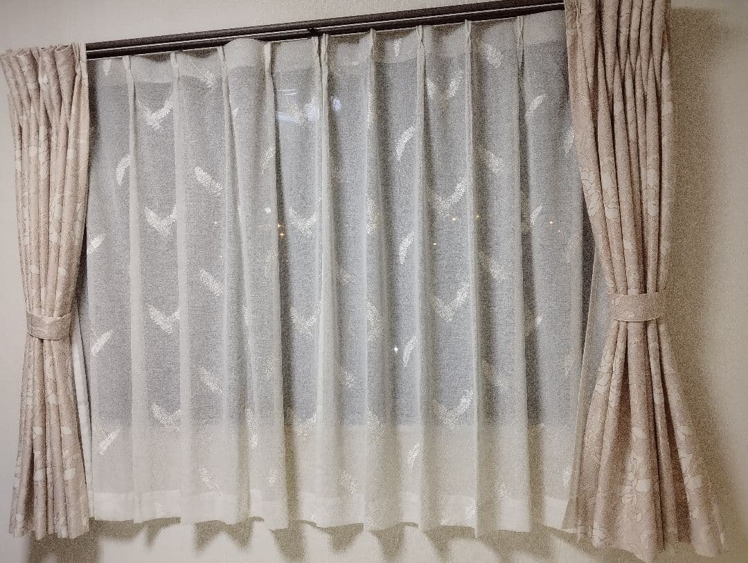 ベージュ 花柄 ドレープカーテン