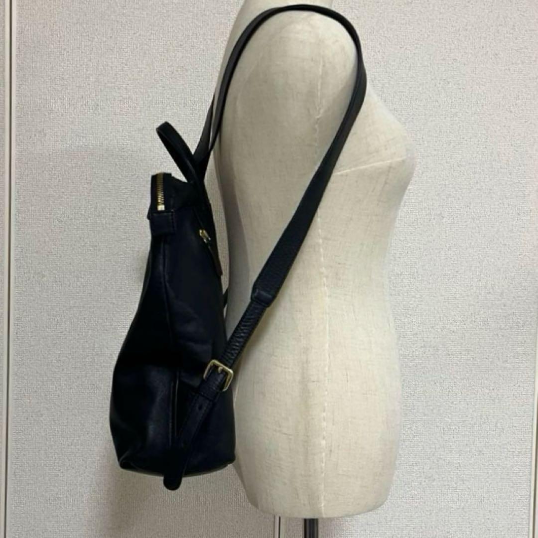 ear PAPILLONNER イアパピヨネ レザー スクエア リュック 黒