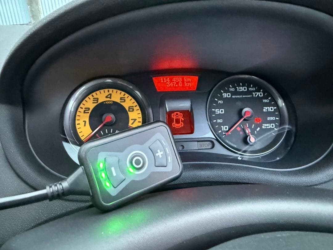 ルーテシア3 スロットルコントローラー