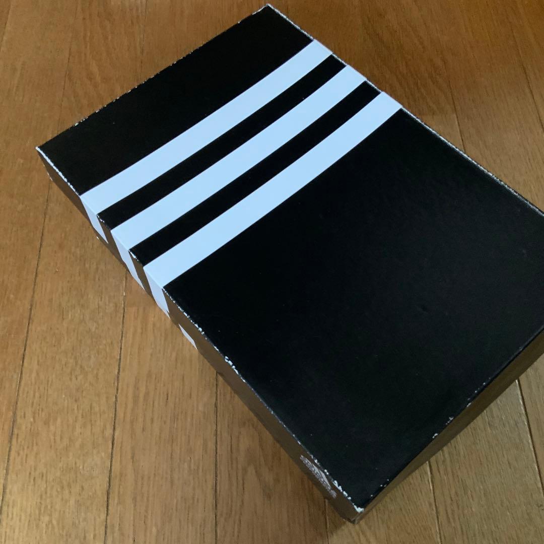 adidas タクミイドミ　青学カラー