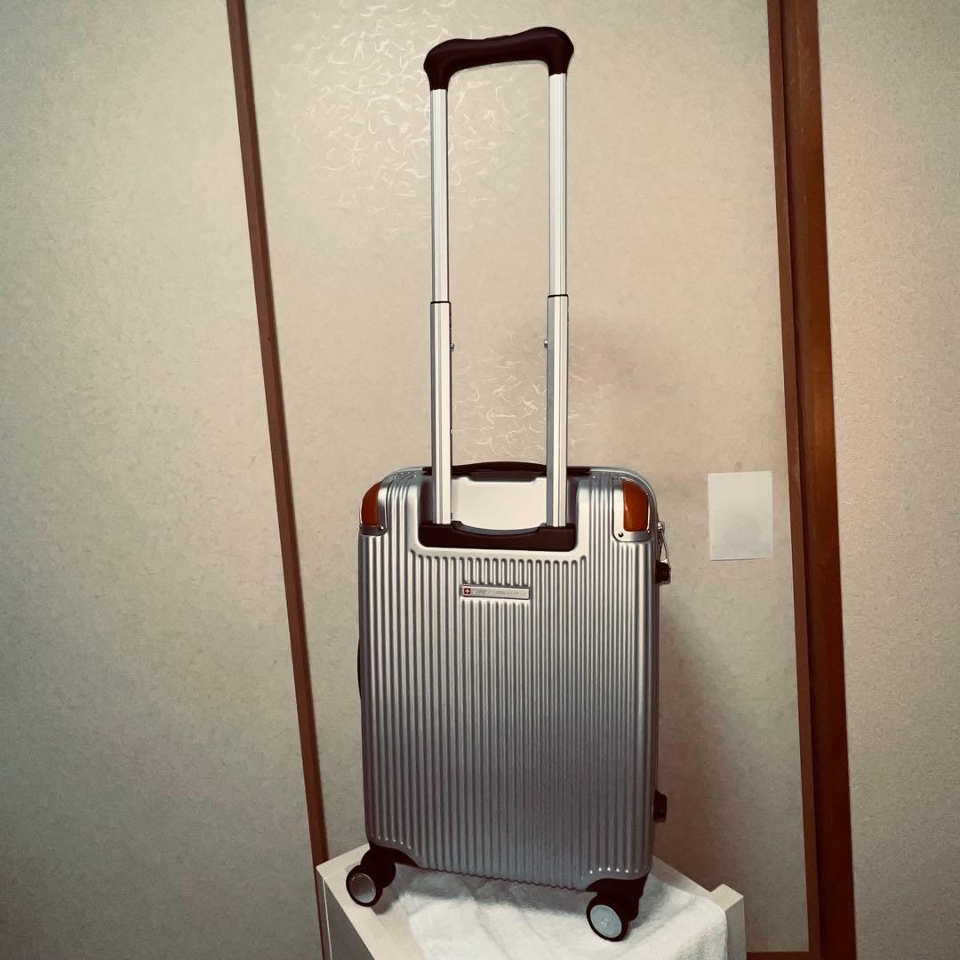 スイスミリタリー スーツケース 38.5L 機内持ち込みサイズ【美品です】