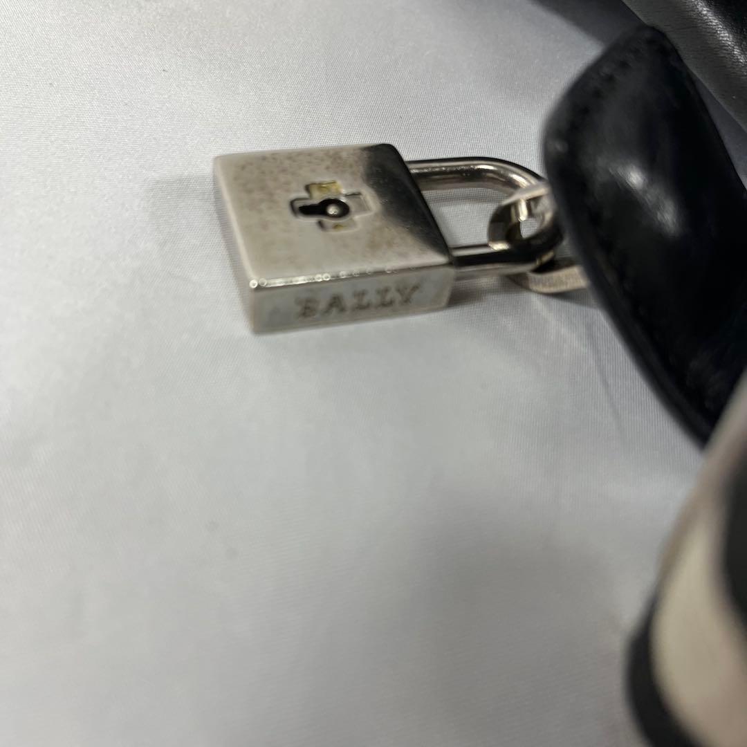 Bally バリー　レザー ショルダーバッグ　ブラック
