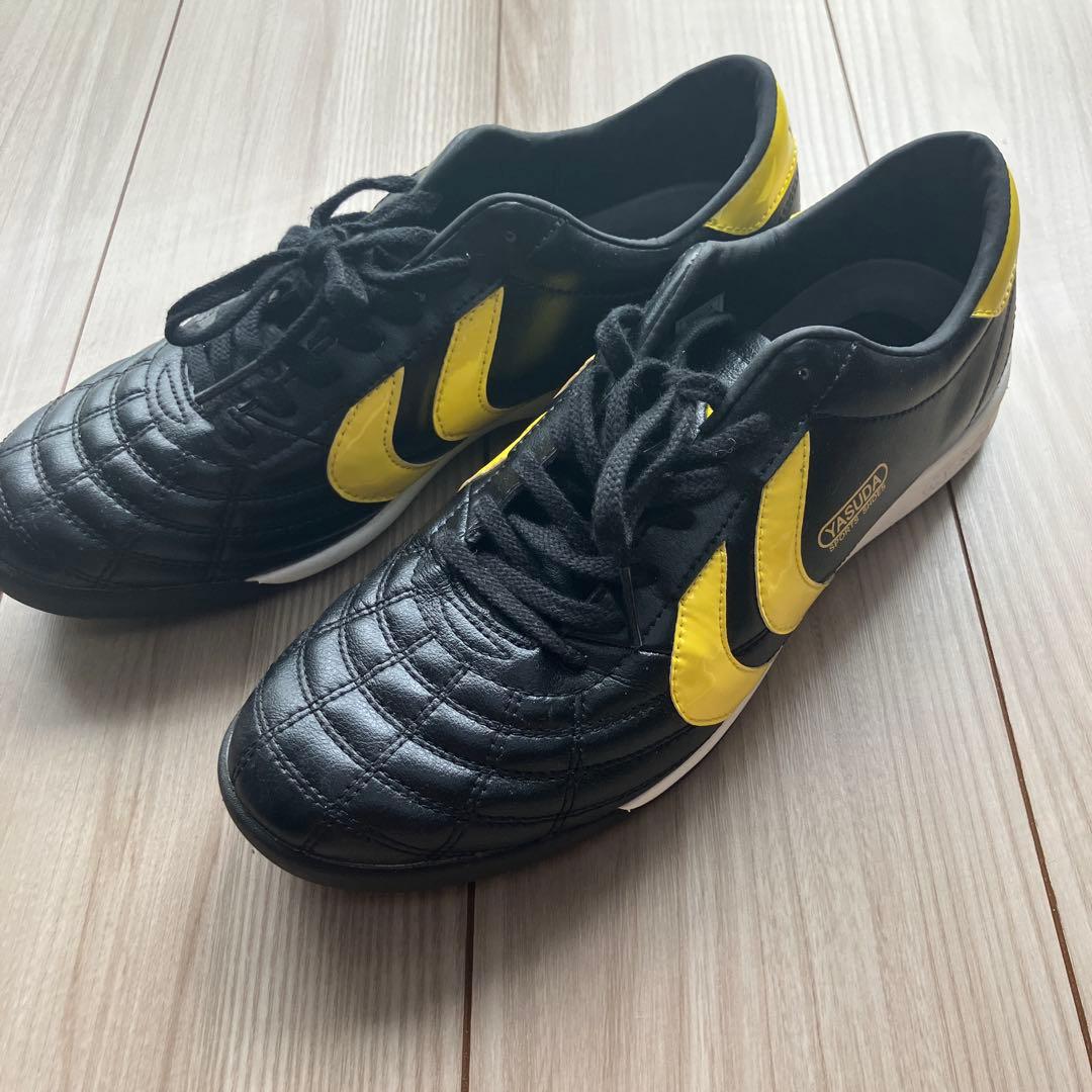 ヤスダ　トレーニンシューズ26㎝