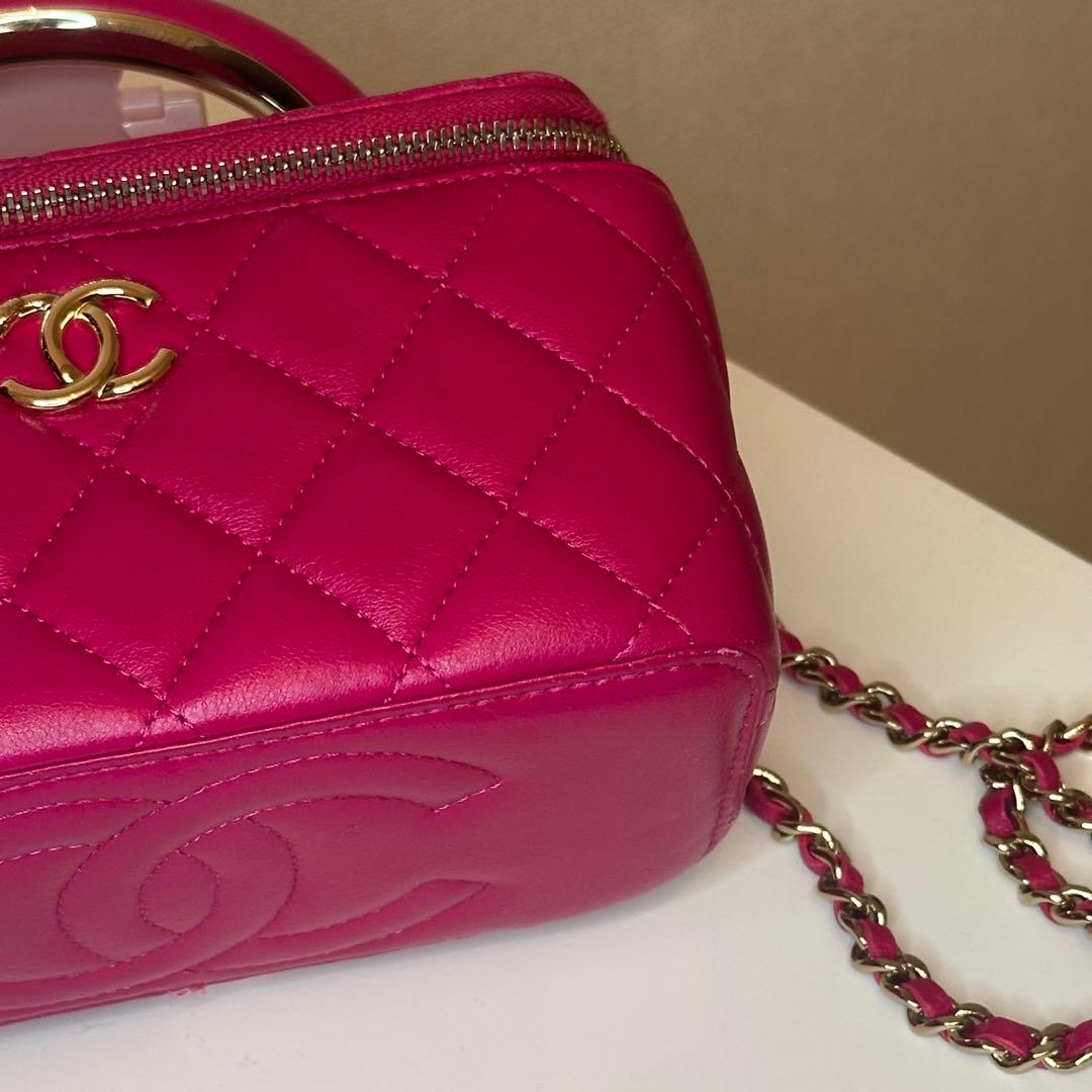 【希少】CHANEL ピンクレザーショルダーバッグ