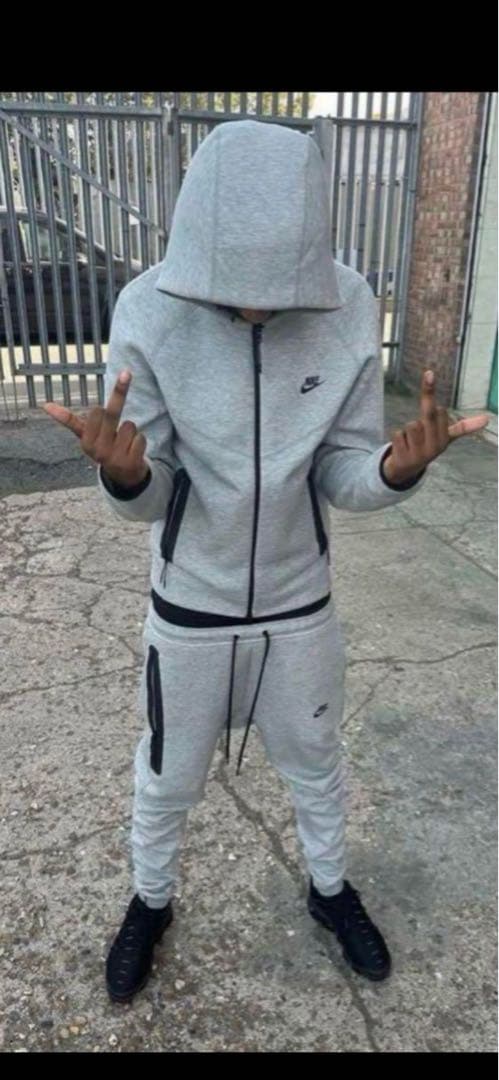 ナイキテックフリース セットアップ 上下 グレー sサイズ uk