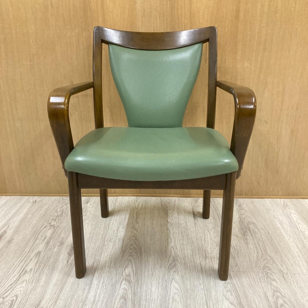 【飛騨産業】キツツキ　アームチェア　ダイニングチェア　革　C