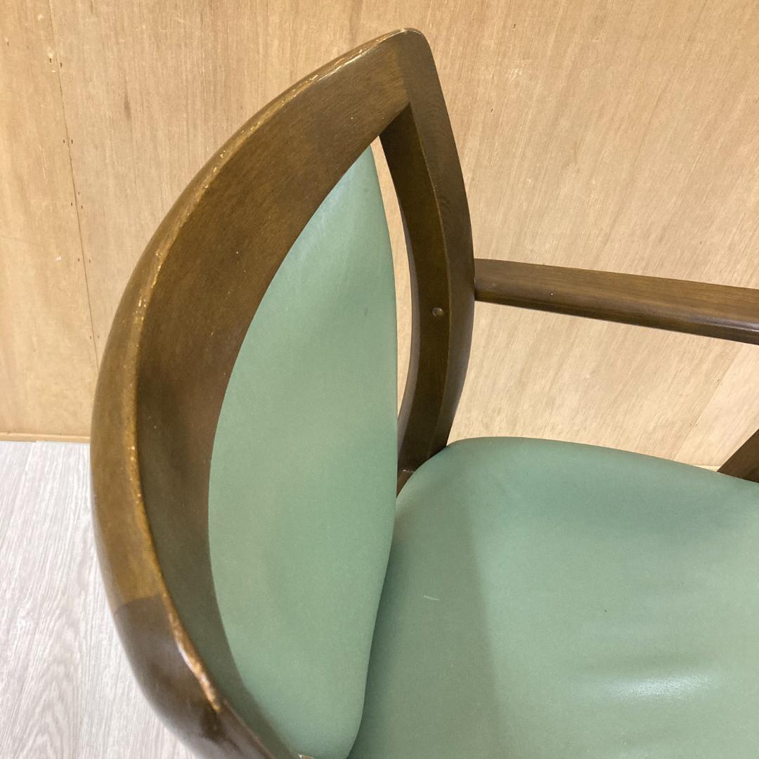 【飛騨産業】キツツキ　アームチェア　ダイニングチェア　革　C