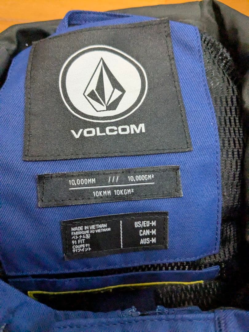 新品未使用 VOLCOM スノーボード ウェアー LONGO PULLOVER
