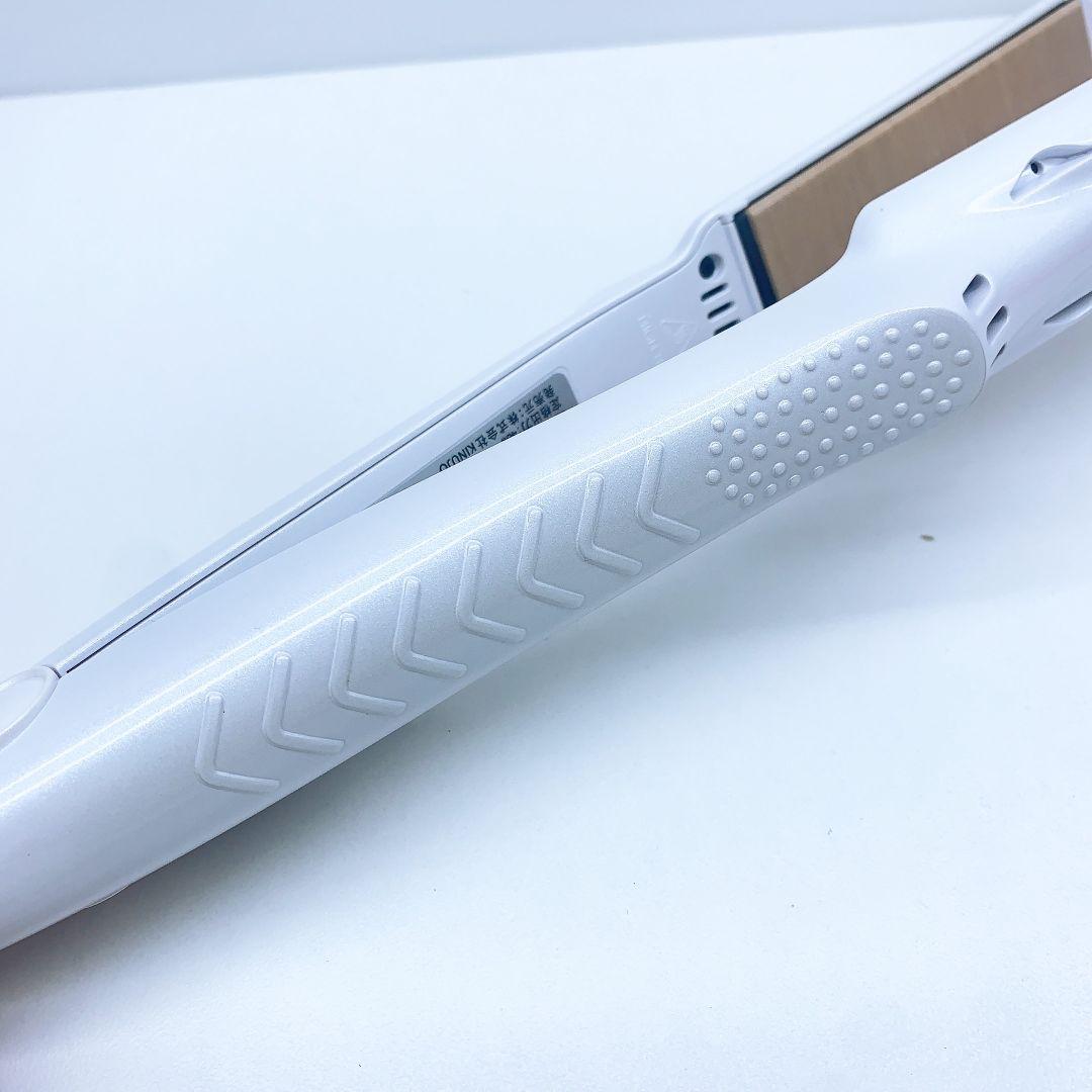 《ほぼ未使用　付属品完備》 KINUJO 絹女 ストレート アイロン ホワイト