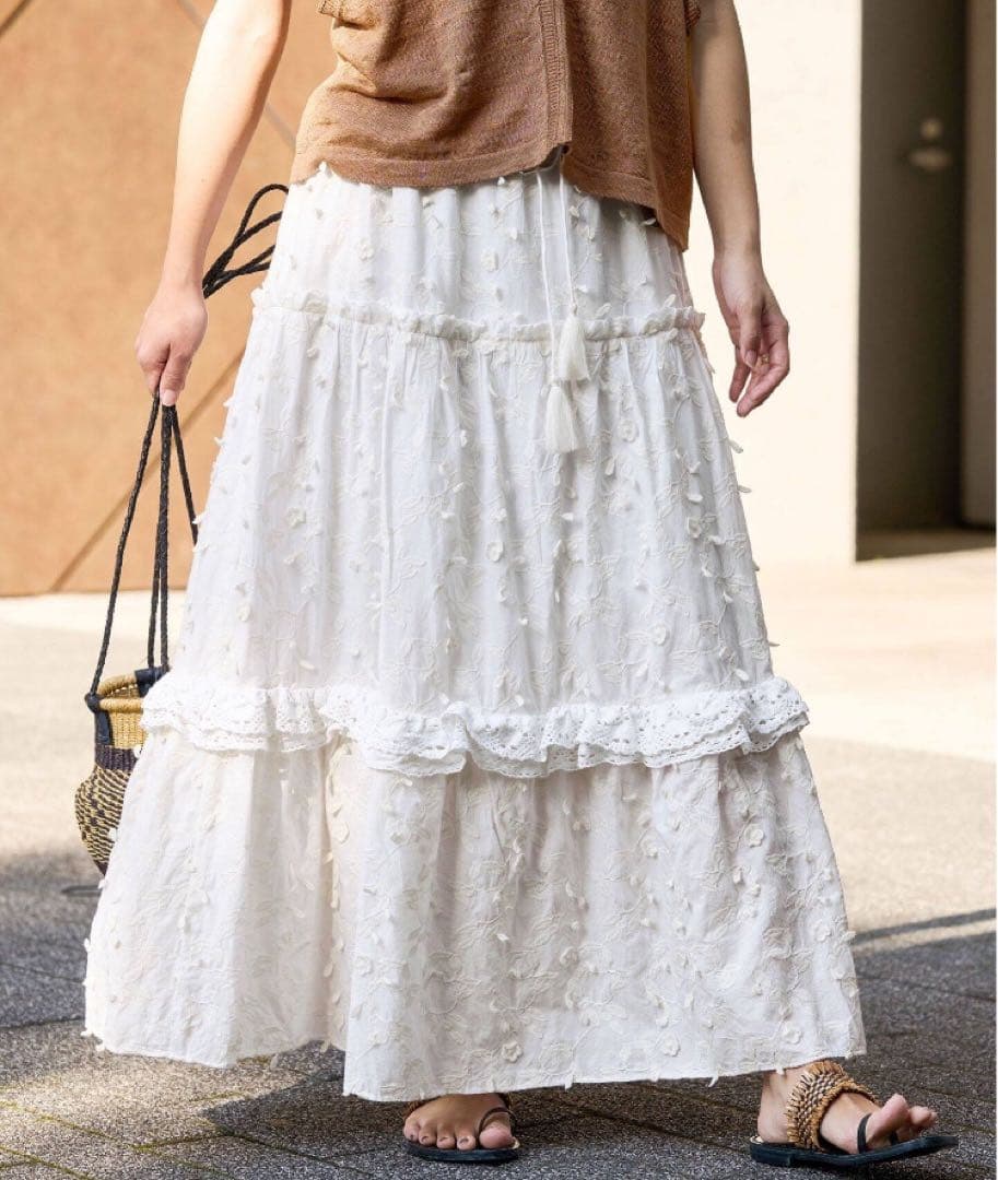 新品IENA LA BOUCLE カットワーク刺繍ティアードスカート - メルカリ