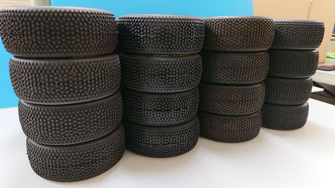 1/8バギーオフロードタイヤ、ホイール貼り済 1/8バギー用ホイール | RC