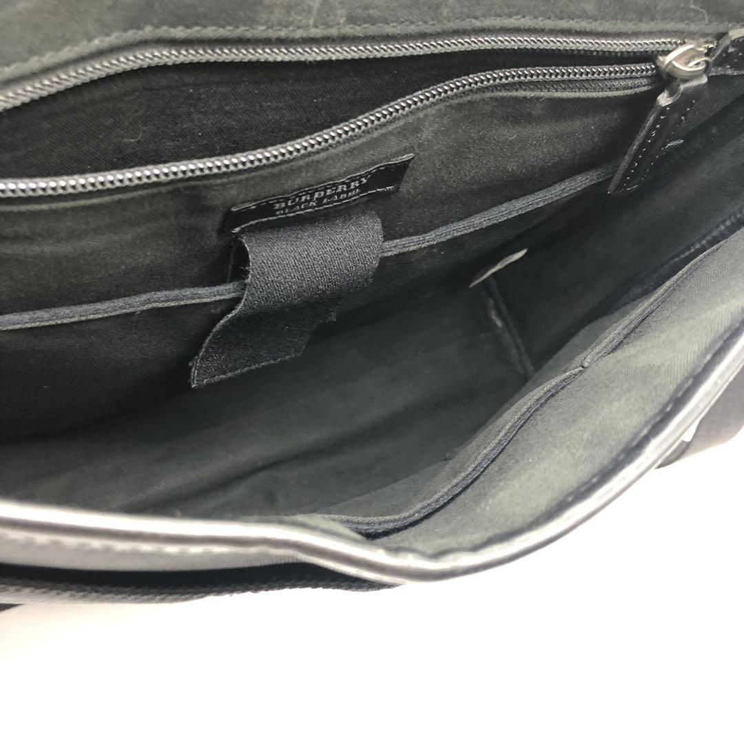 バーバリーブラックレーベル　メッセンジャーバッグ　ロゴプレート　ノバチェック