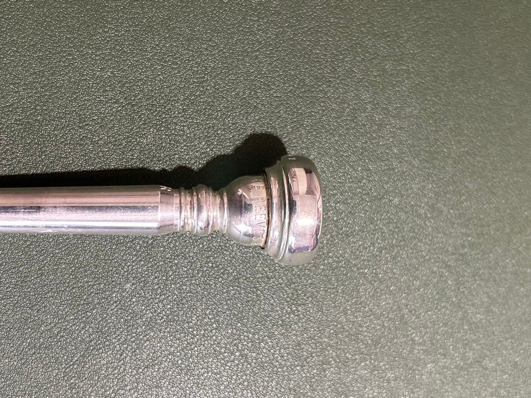 ボブリーブス　トランペットマウスピース 42M専用ケース付き