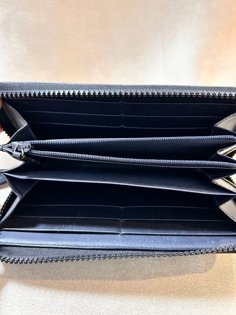 GUCCI グッチ　長財布　GGブルームス　ラウンドファスナー