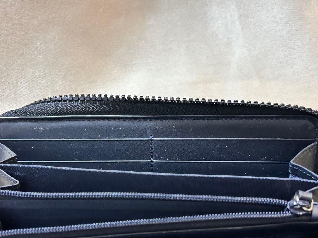 GUCCI グッチ　長財布　GGブルームス　ラウンドファスナー