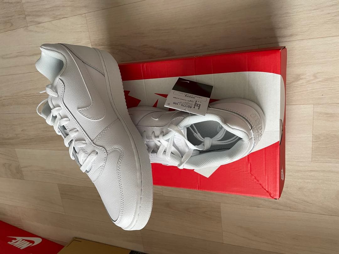 ナイキ] エバノン ロー EBERNON LOW ホワイト