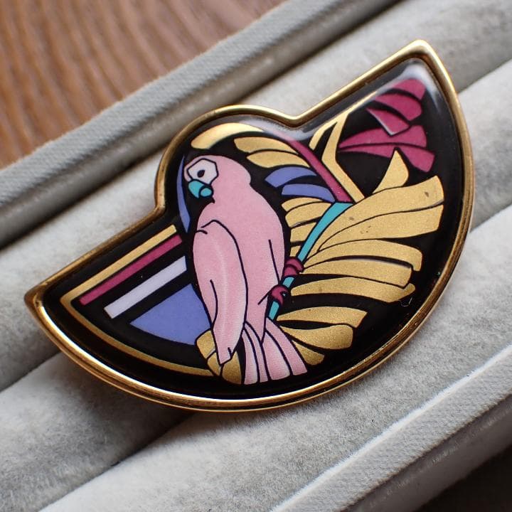MICHAELA FREY ピンク系のオウム 鳥 ブローチ ミカエラフレイ
