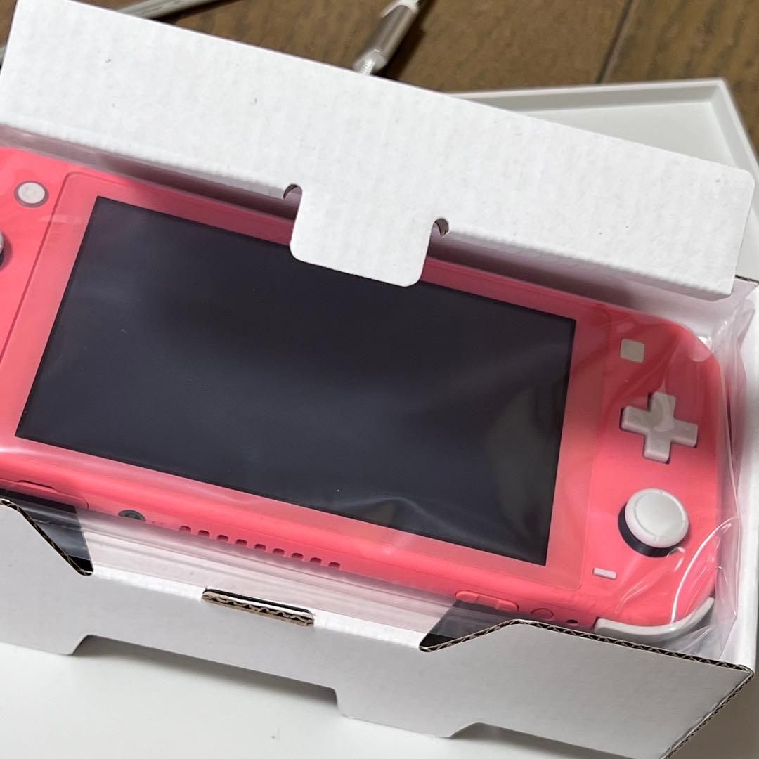 Nintendo Switch Lite コーラル 本体 箱・充電器付初期化済み