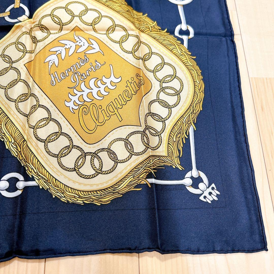 Hermès エルメス Cliquetis シルクカレ90 剣柄 黒系