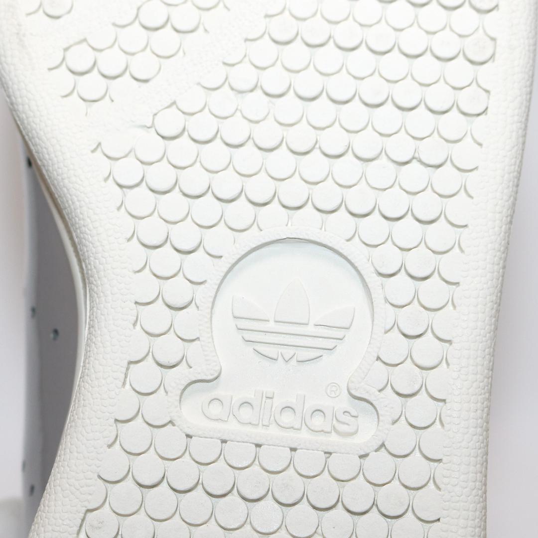 【極美品】アディダス スタンスミス シルバー スニーカー FV4300