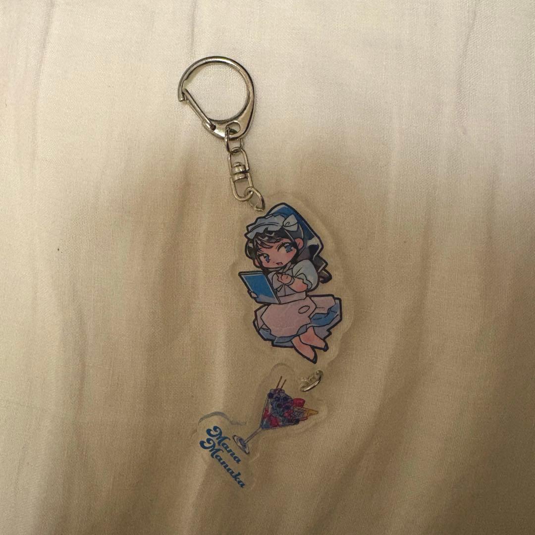 真中まなパフェアクリルキーホルダー - メルカリ