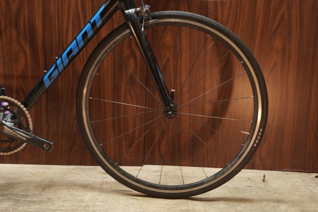 GIANT Contend2 Claris R2000 ロードバイク