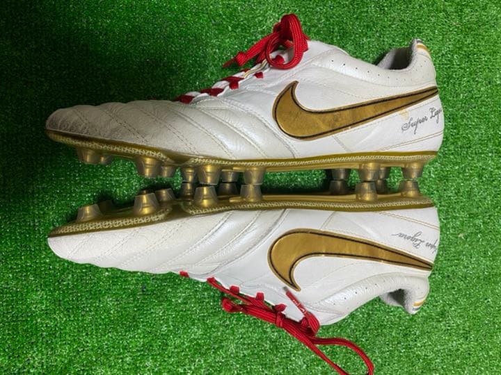 ロナウジーニョモデル】サッカースパイクナイキティエンポ 本革 激レア