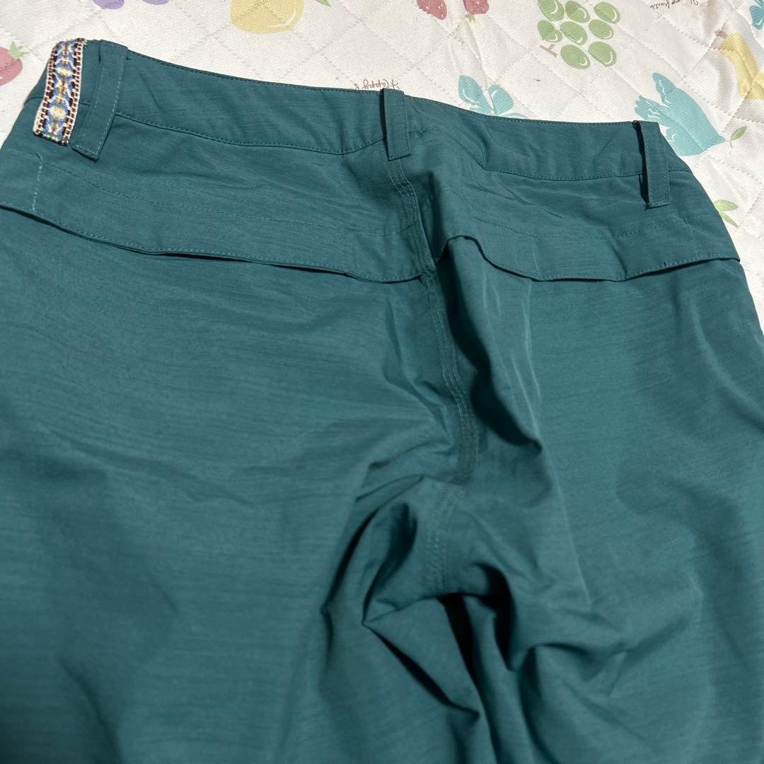 美品BURTONバートン　スキーウェア パンツ　ボトムスSグリーン　スノボウェア