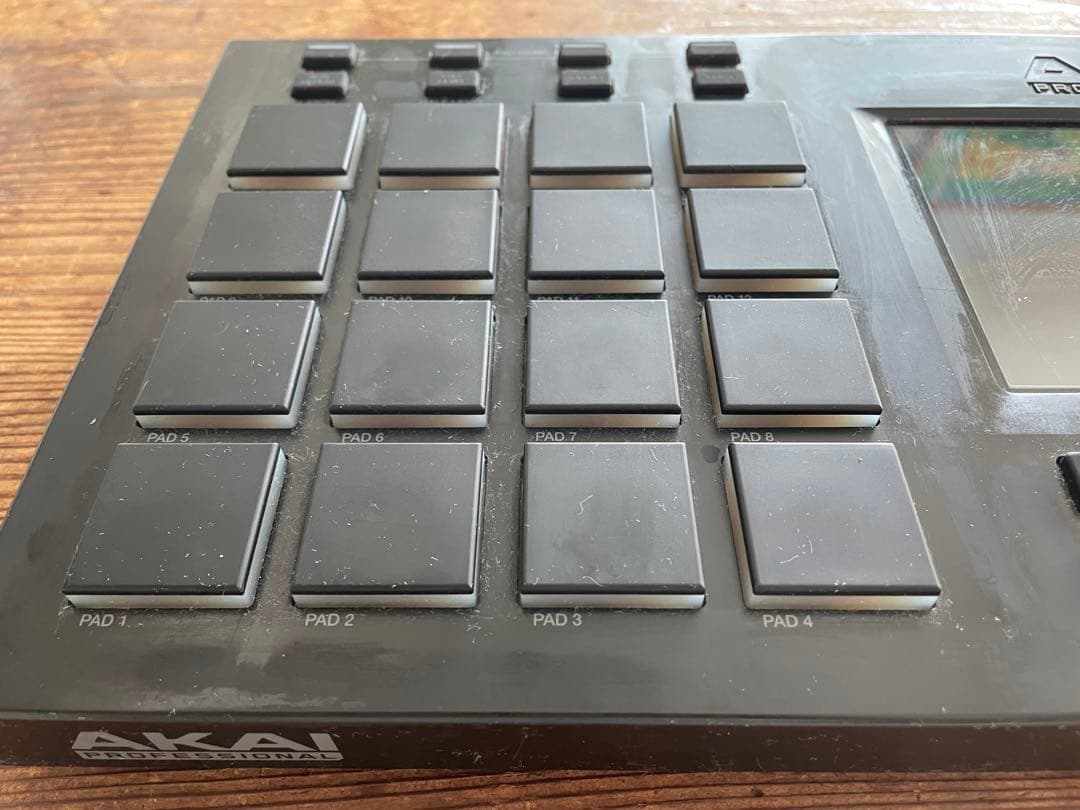 AKAI MPC Touch 本体