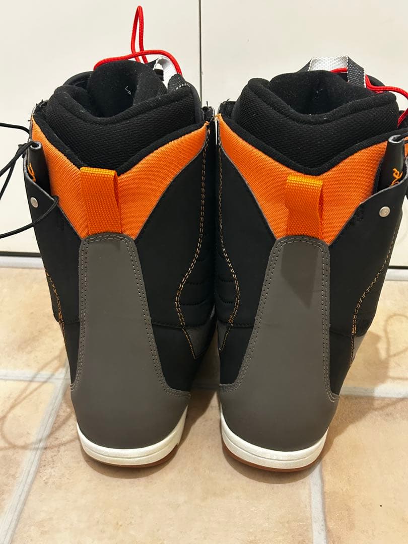 値下げ　DEELUXE 女性用スノーボードブーツ