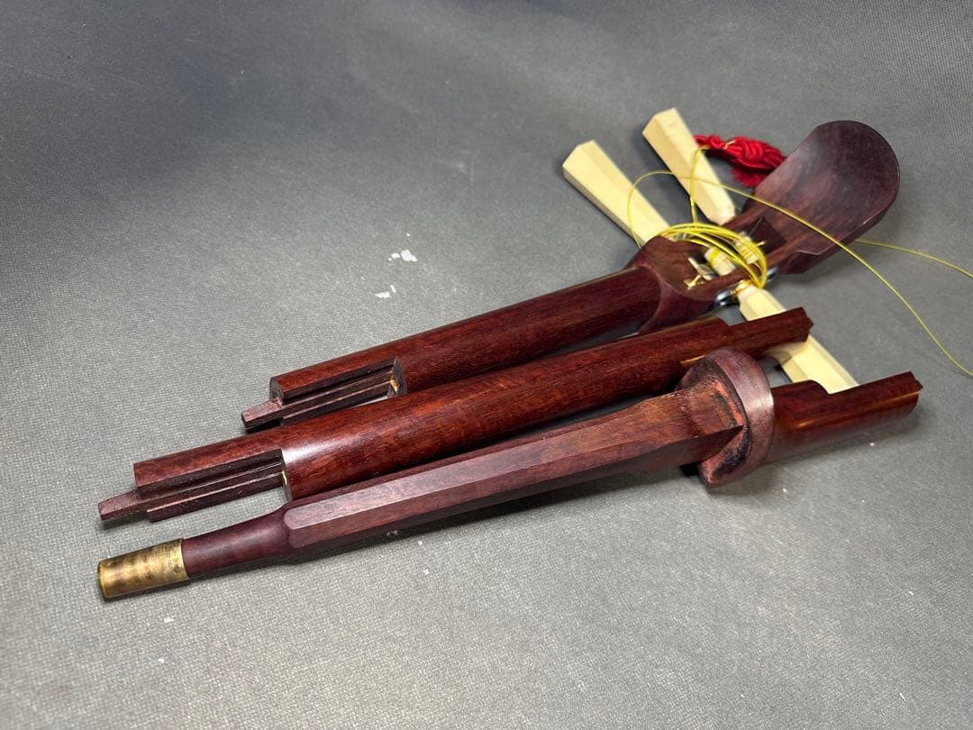 津軽三味線　太棹　紅木紫檀製　天然素材 　弦楽器　民謡 伝統楽器