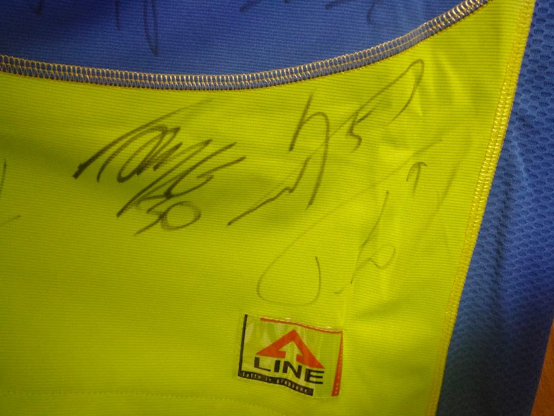 エーライン 湘南ベルマーレ 2009所属選手サイン入り ユニフォーム 紙