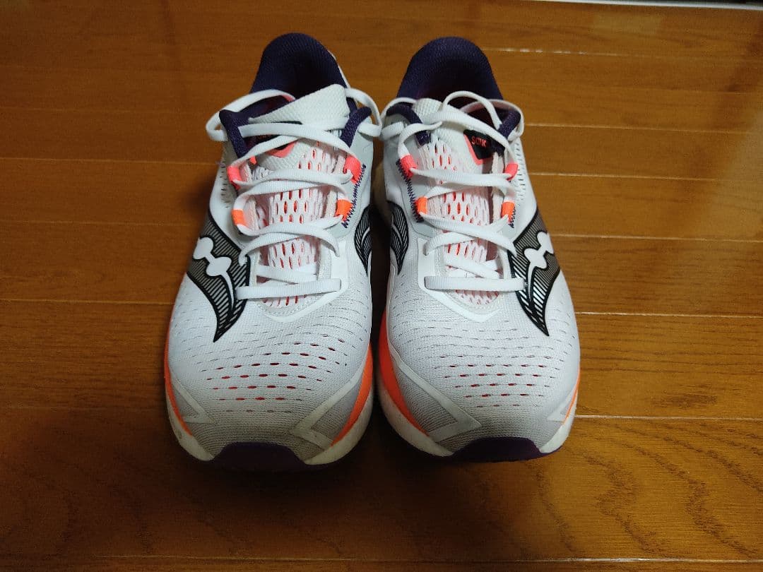 サッカニーエンドルフィンスピード4 27.5cm