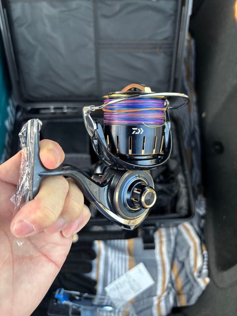 超美品:DAIWA 23SALTIGA 5000-XH 。リールボックス付 - メルカリ