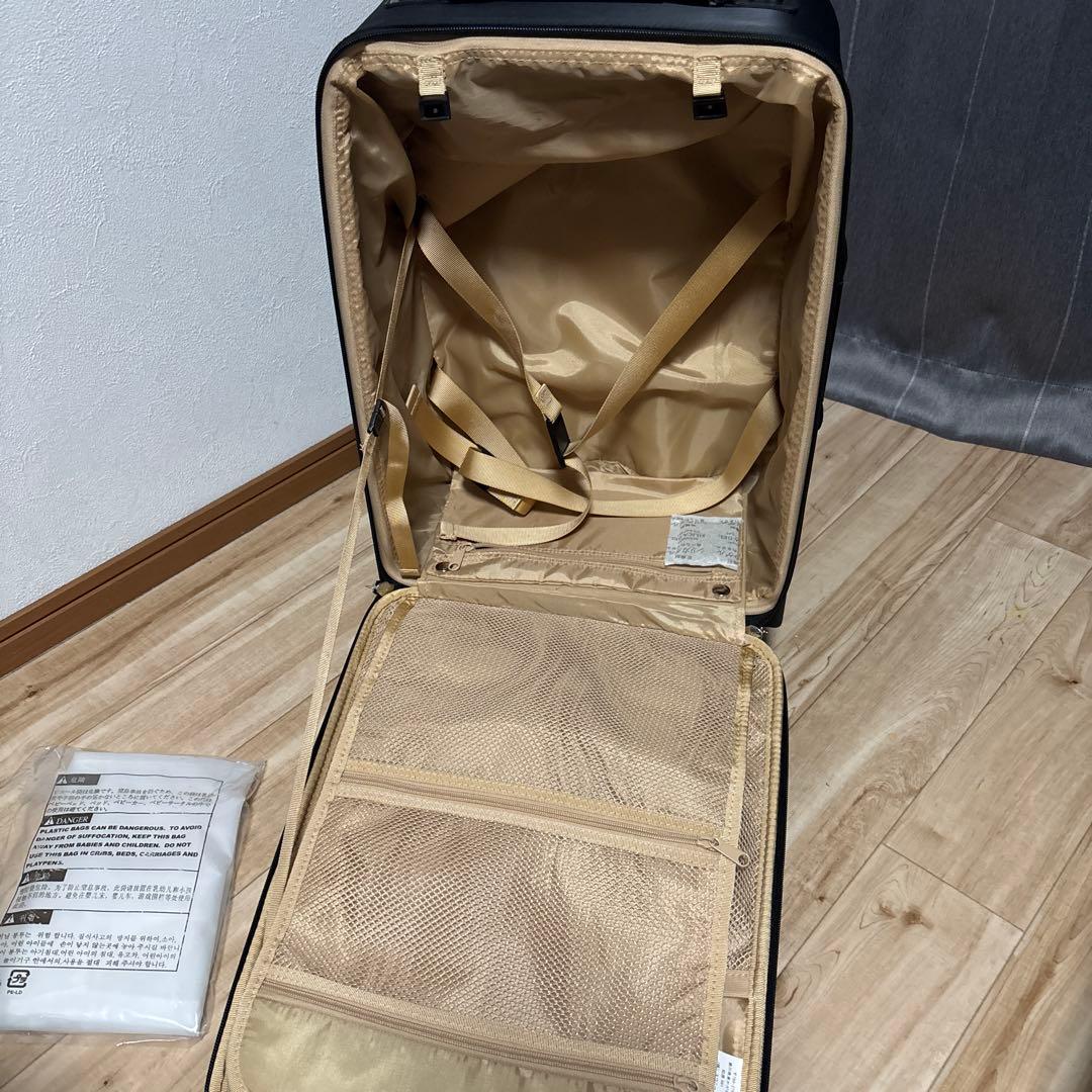 スワニー　キャリーバッグ　エナメル　黒　美品寄り　最安値