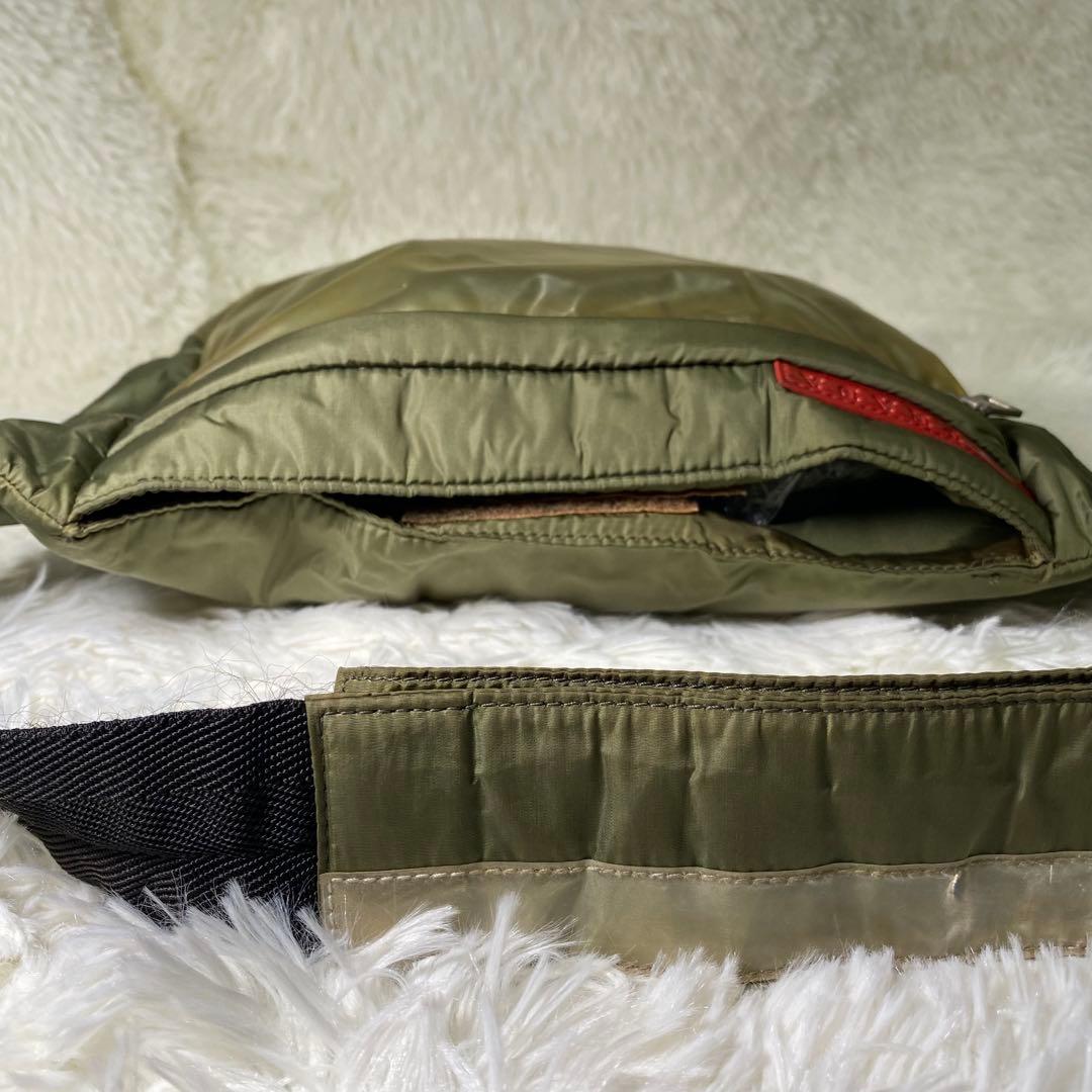 希少✨PRADA ギャランティーカード付き　ウエストポーチ　ボディーバッグ