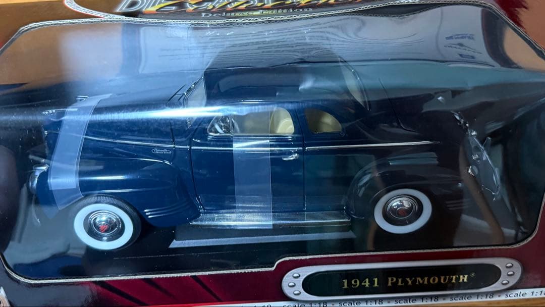 1/18スケール ミニカー シボレー・インパラ/プリムス 箱入り2台セット