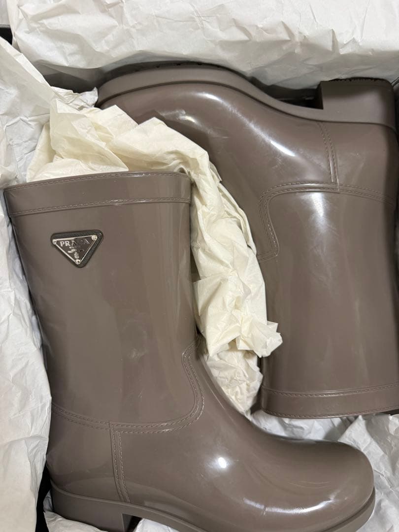PRADA ベージュ レインブーツ　新品箱付き