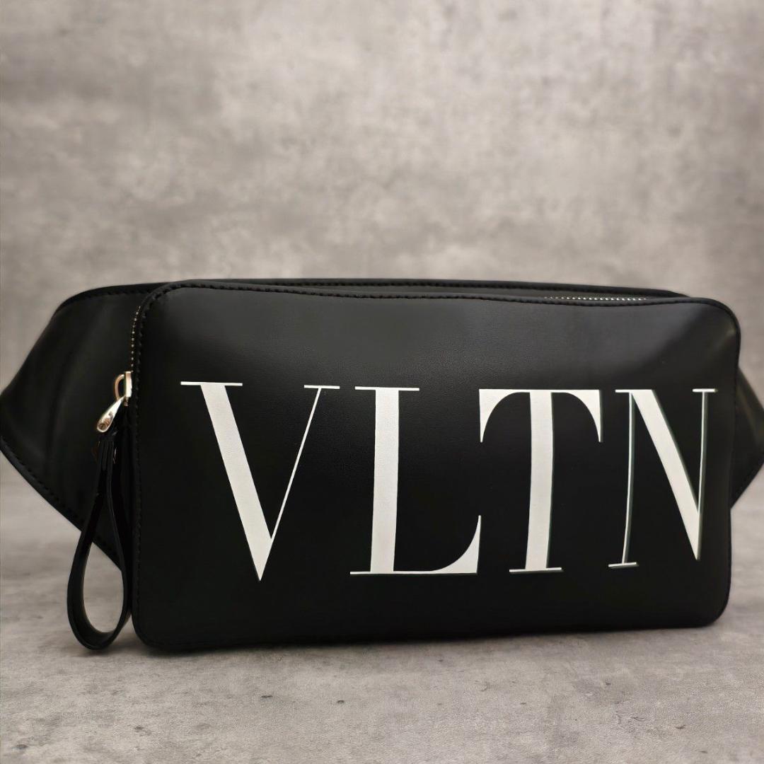 【正規品・極美品】VALENTINO ボディバッグ VLTN スタッズ ブラック