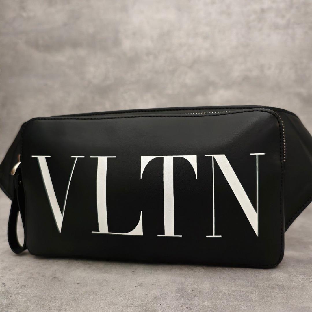【正規品・極美品】VALENTINO ボディバッグ VLTN スタッズ ブラック