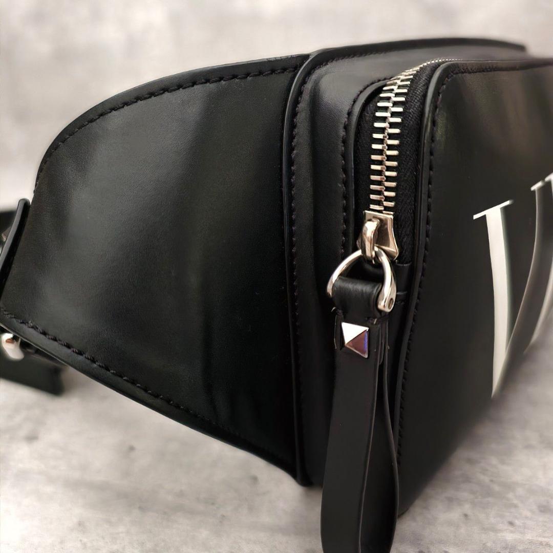 【正規品・極美品】VALENTINO ボディバッグ VLTN スタッズ ブラック