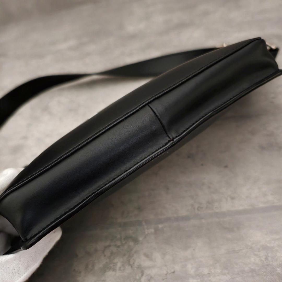 【正規品・極美品】VALENTINO ボディバッグ VLTN スタッズ ブラック