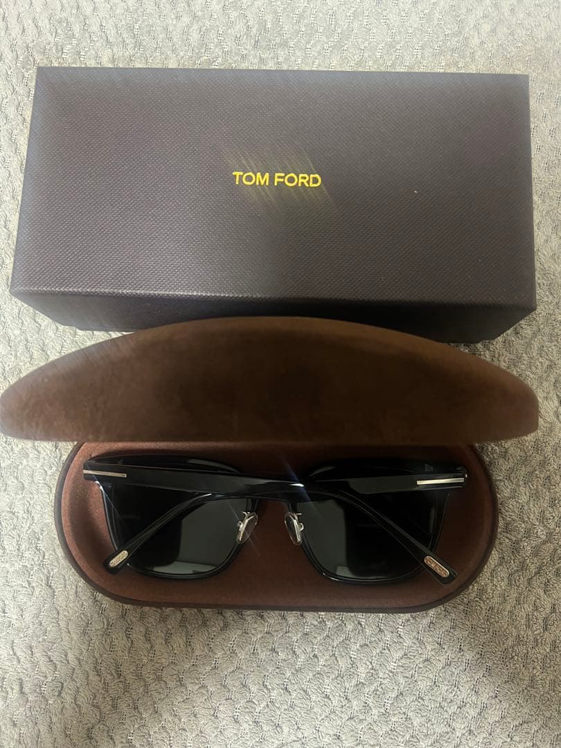 TOM FORD ブラック サングラス ケース付き（最終値下げ）