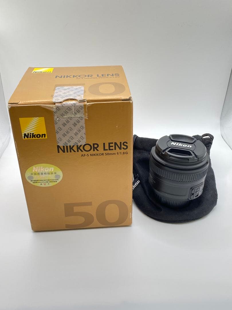 Nikon D7200 一眼レフと、便利な レンズ2本＋三脚＋バッグセット