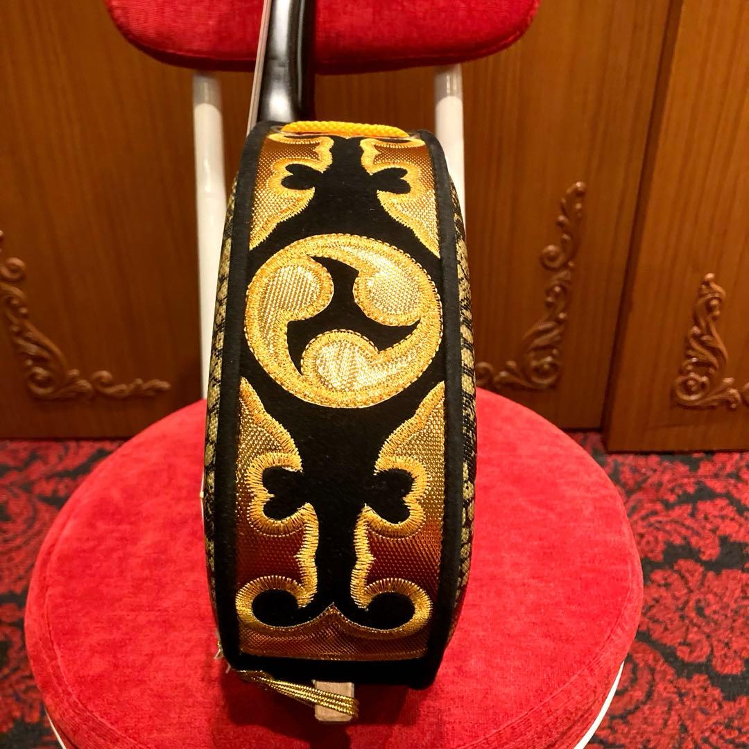 沖縄三線 本蛇皮強化張り☆ 黒塗り棹 ソフトケース付き！美品