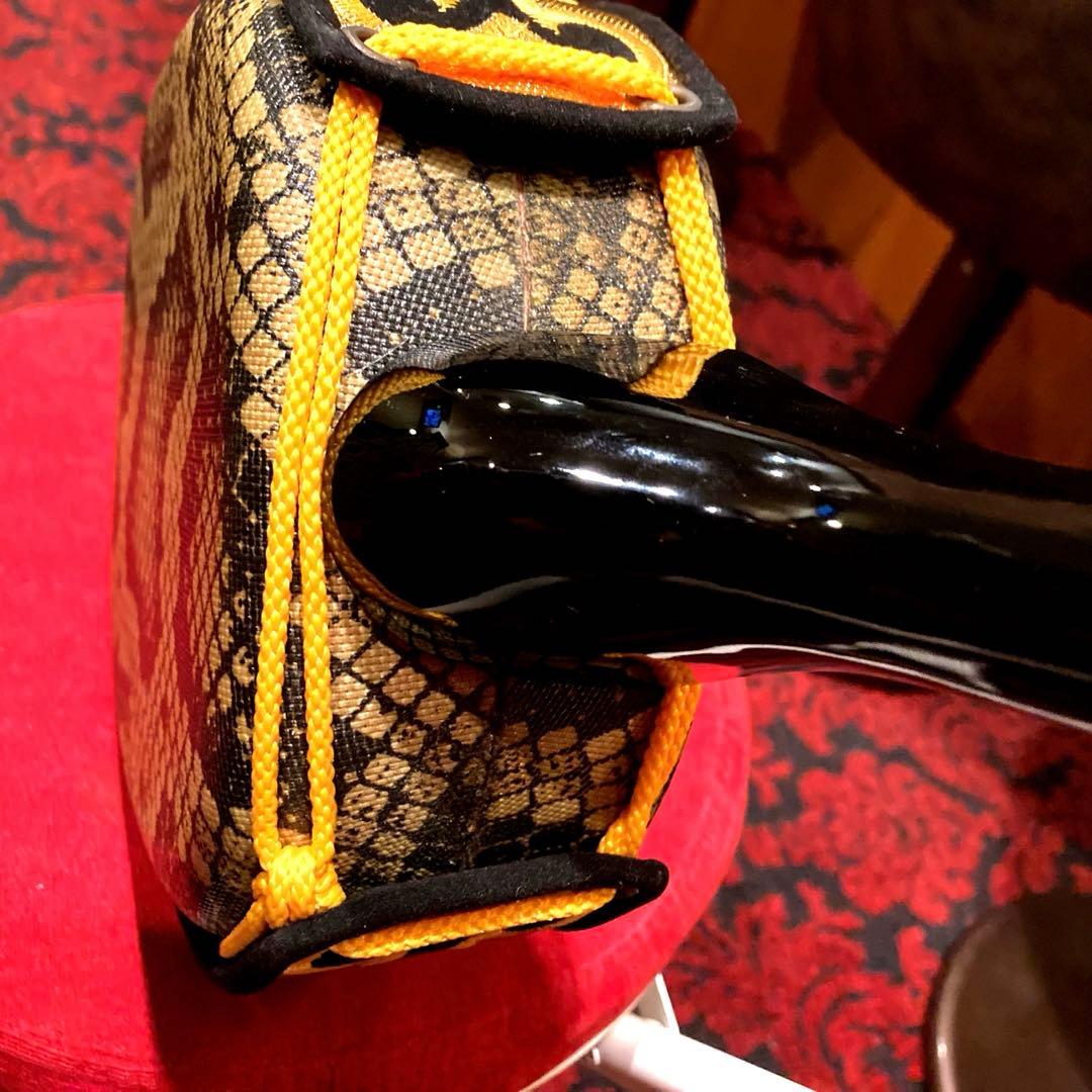 沖縄三線 本蛇皮強化張り☆ 黒塗り棹 ソフトケース付き！美品